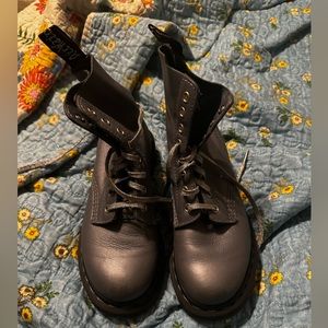 Dr Martens 1460 Pascal in metallic gray color